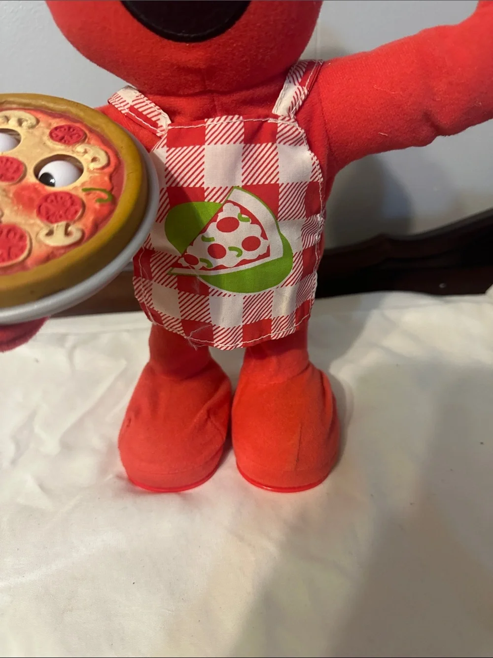 2006 Elmo Singing Talking Pizza